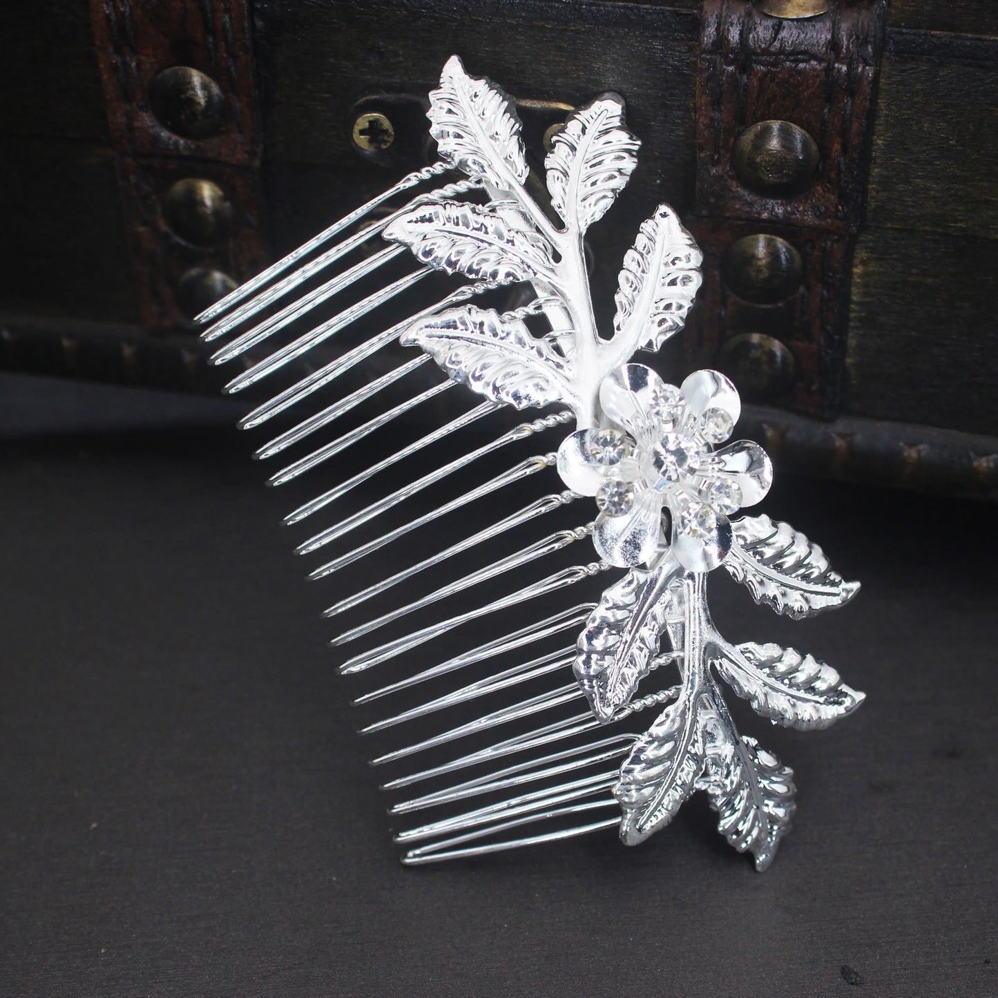 Fashion Metal Butterfly Hair Combs For Women Gold Color Insect Bride Headdress Hair Jewelry Accessories