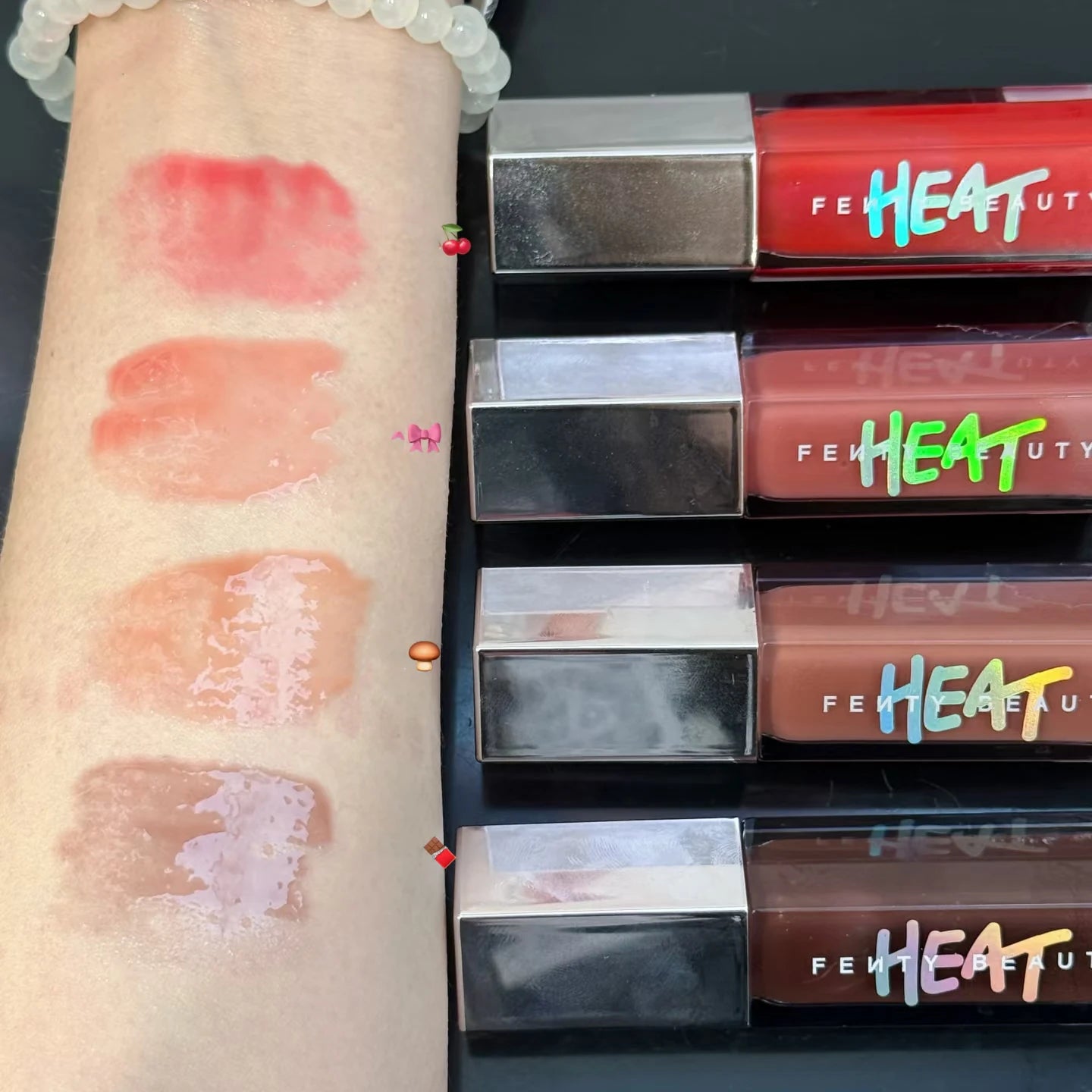 Beginner Lipstick FB Transparent Color glittery Lip Gloss Mirror Sweet Mouth Fuchsia Paste